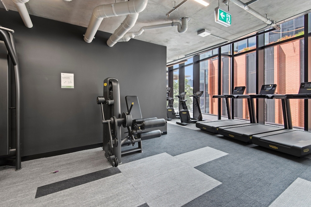 Executive 2-bed Apartment With Views, Gym and Spa