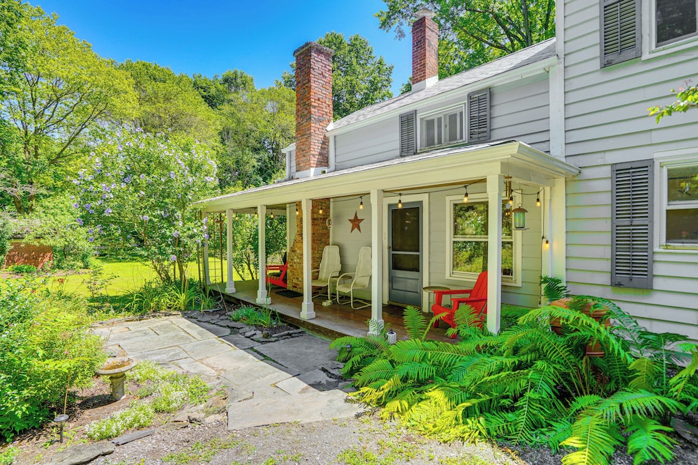 Historic Catskills Farmhouse: Ski, Hike & Relax!