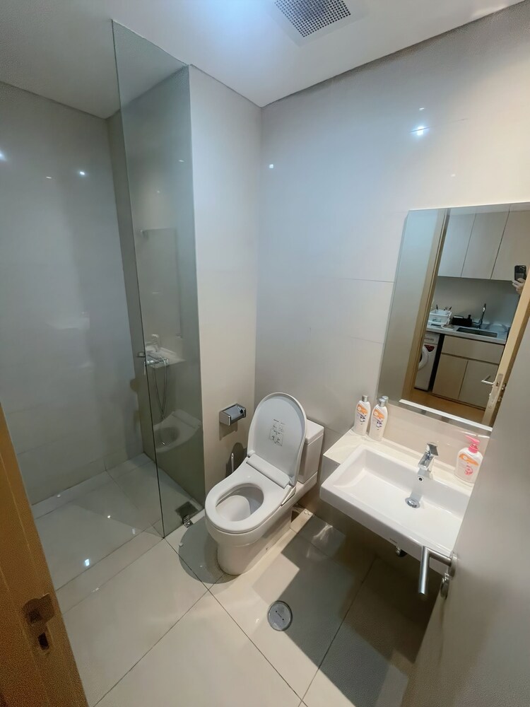 Green Sedayu Suites by Emily
