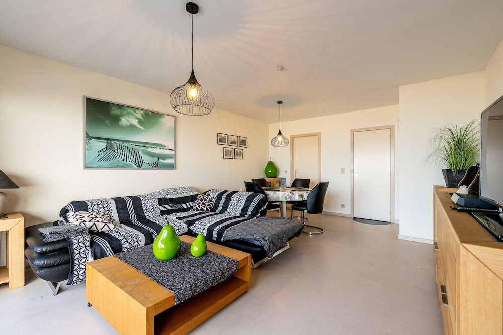 Seaview Apartment With Private Terrace