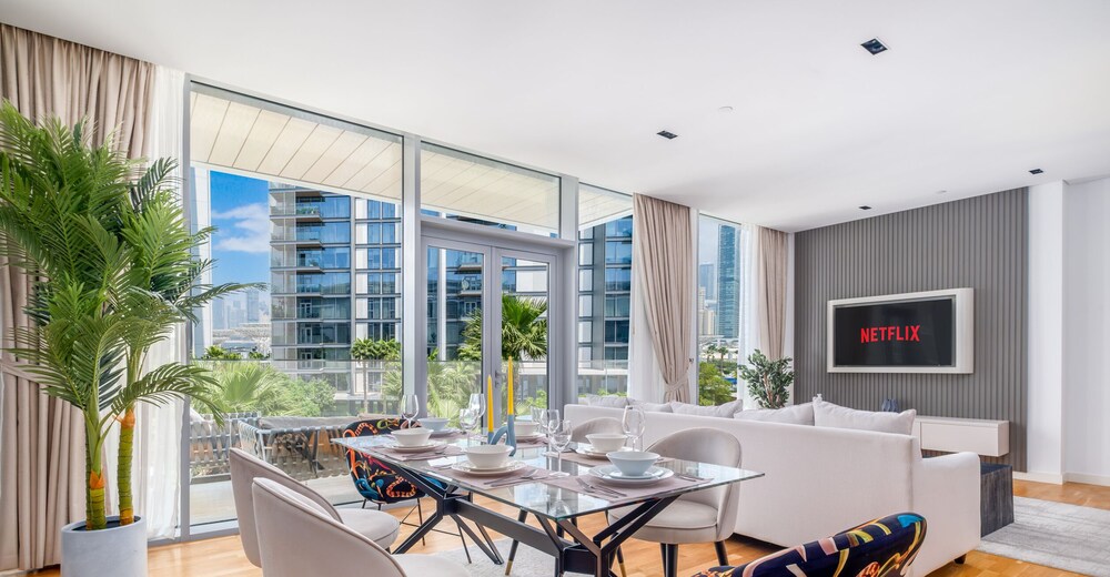LUX The Bluewaters Island Suite 2