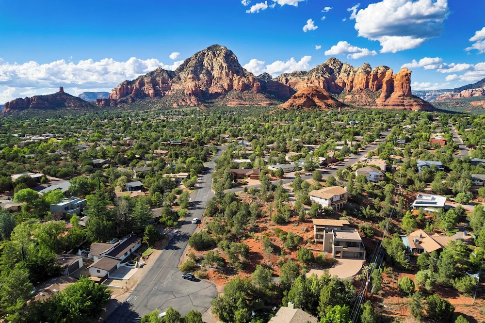 Hot Tub, Sauna & Red Rock Views Near Sedona Trails Sedona Serenity Retreat by Avantstay