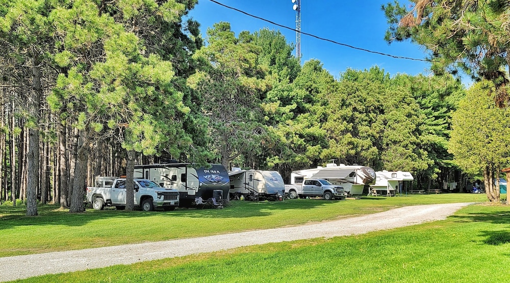 MacIver's Motel & Campground