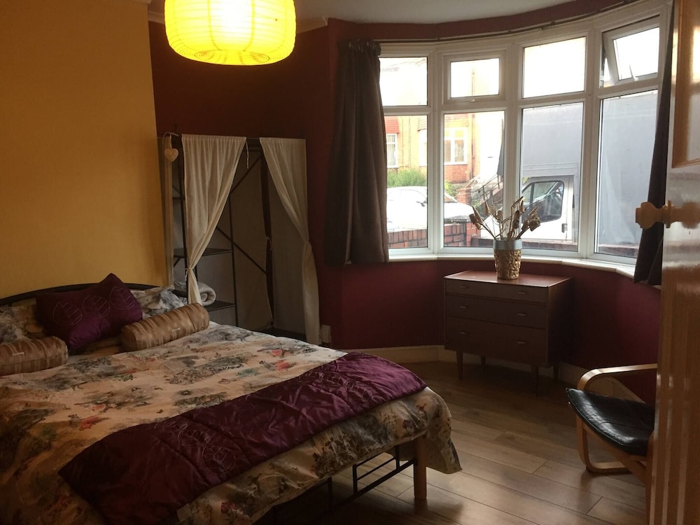 Charming 2 Bedroom Apartment in Gateshead, Close to Newcastle City Centre