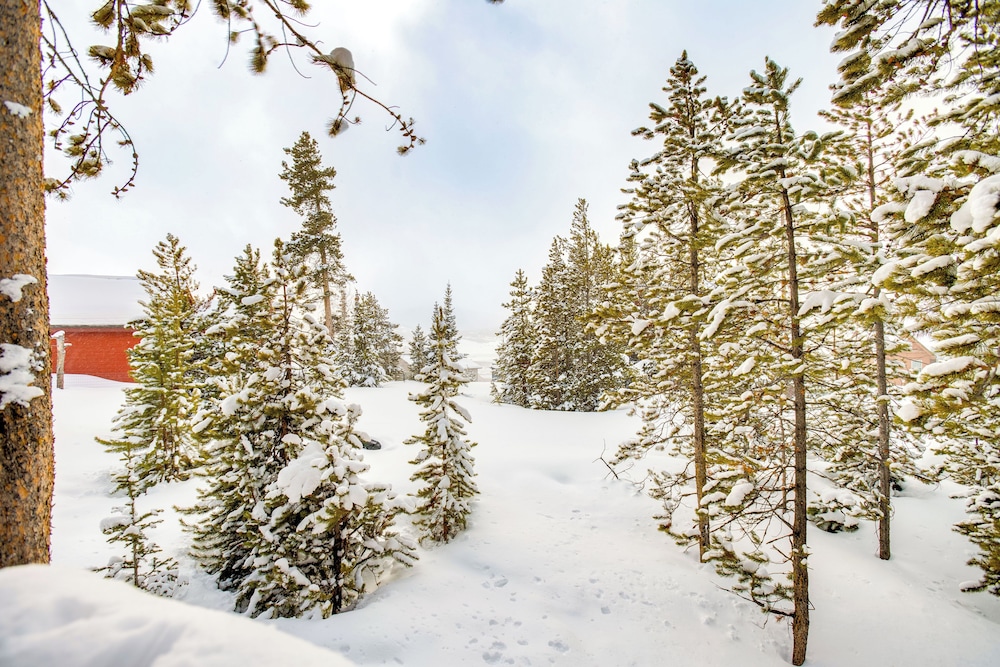 6 Mi to Winter Park Resort: Spacious Family Cabin