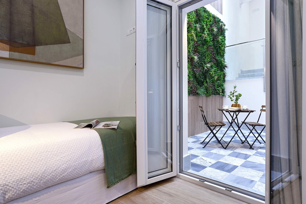 Comfortable Apartment in the Heart of C diz Patrocinio II