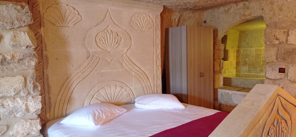 Ottoman Cave Junior view 4