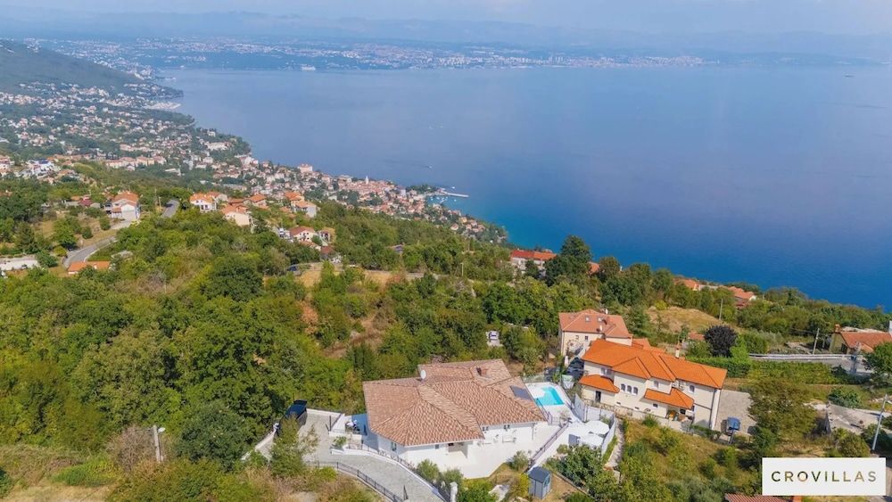Villa Lauriana Nearby Opatija - Crovillas