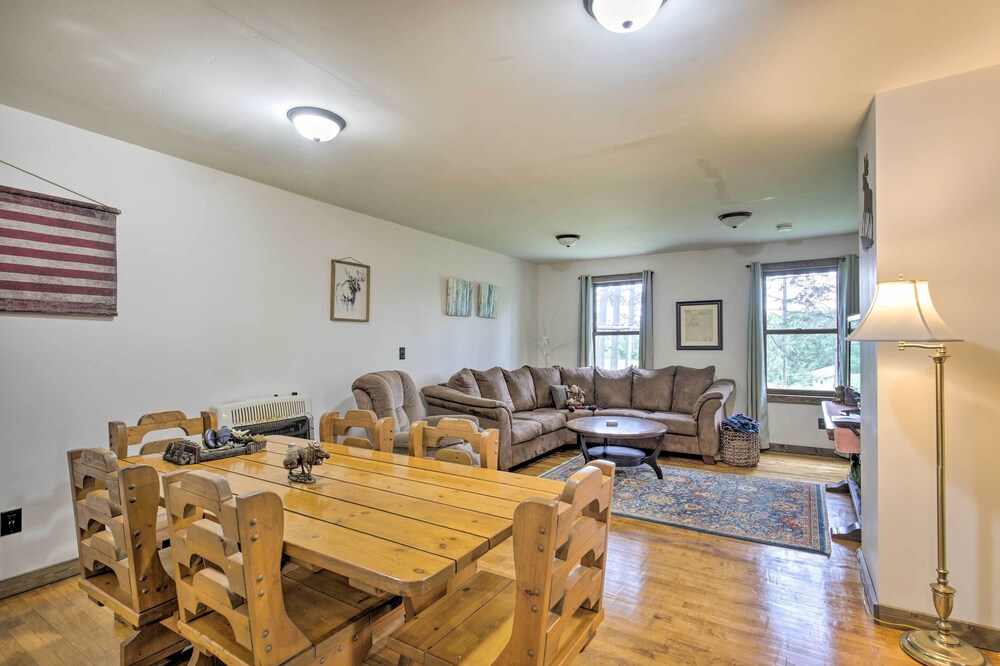 Rural Republic House w/ Yard Near ATV Trails! view 4
