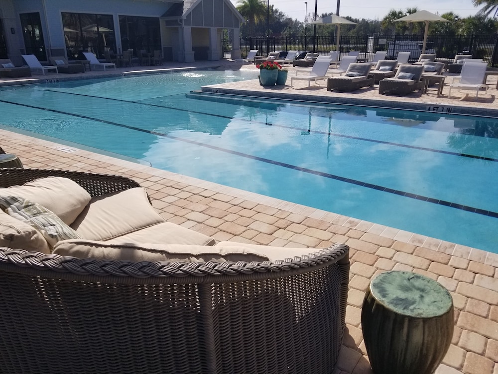 Miscellaneous Market Vacations - Tropical Waterview Escape - Property Image 2