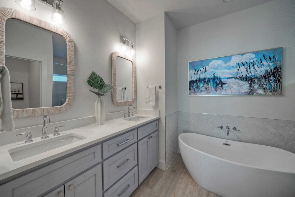 Sleeps 22 2 Homes w/ Private Pool + Patio Walkable Location, Golf Cart Zone