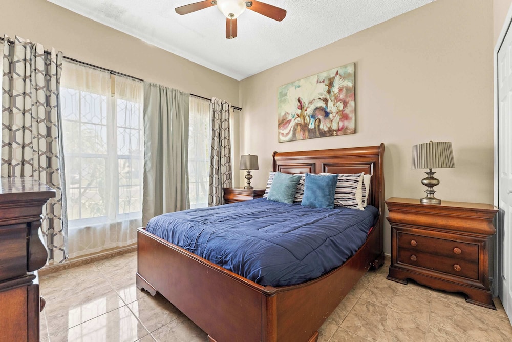 Jasmine Breeze Home for 12