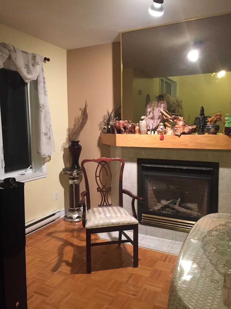 Cozy water front Montreal - Image 4