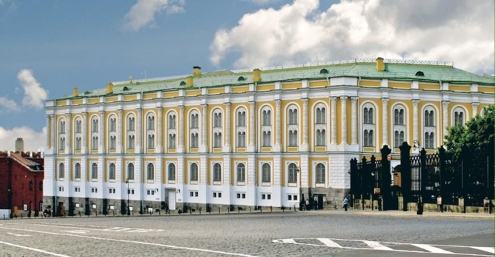 Hotel in Maryino