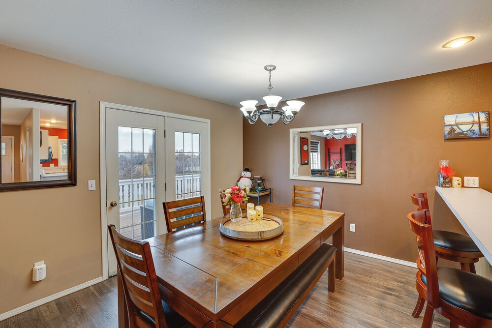 6 Mi to Dtwn Lewiston: Quiet Home w/ Views