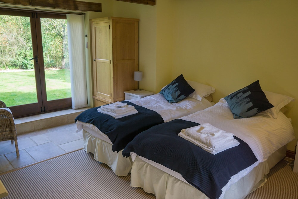 Stroud Vacations - The Retreat - Property Image 4