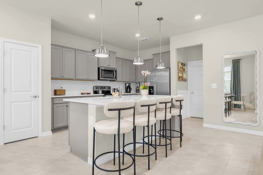 Upstay Disney 5BR Movie Mansionwindsor Cay Resort