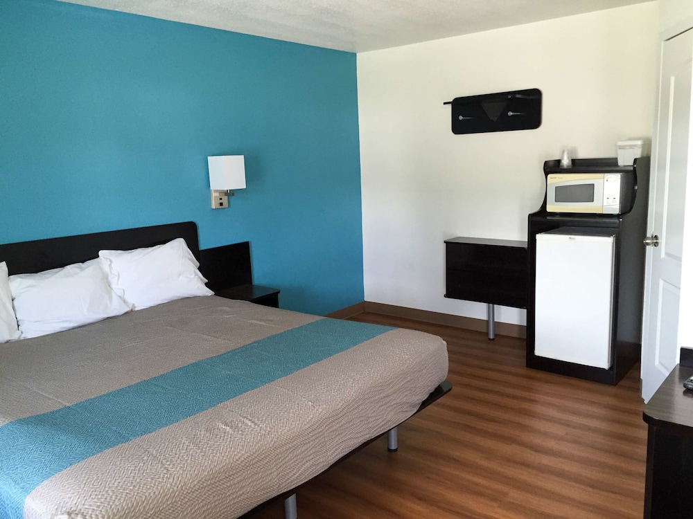 Motel 6 Prairie Du Chien, WI