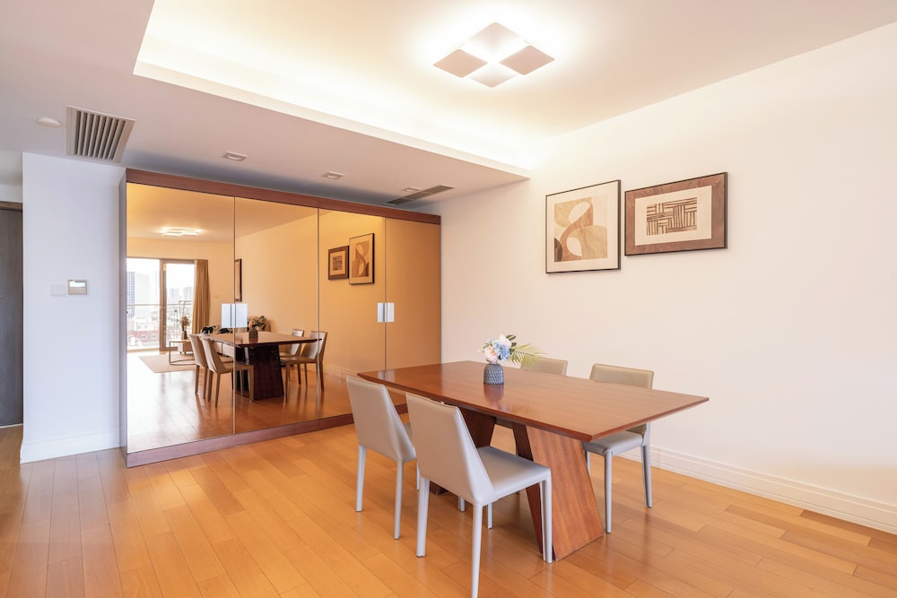 Tyms Family 2BR 1BA Apt Xujiahui Center