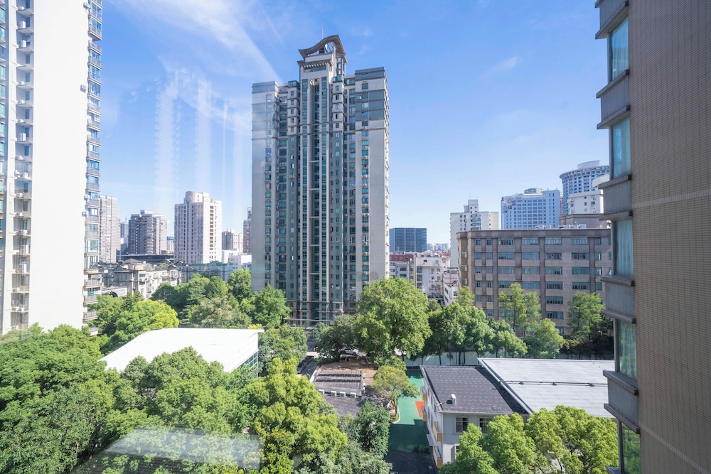 Tyms 3BR 2BA Apt Near Metro