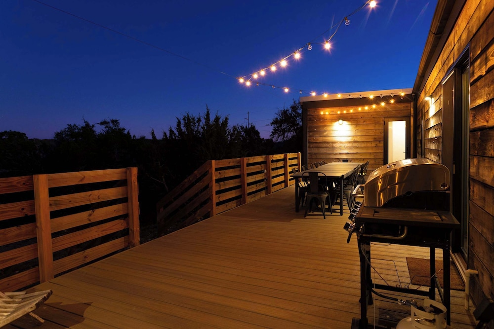 Creator Cabin, Contemporary Getaway With Sauna