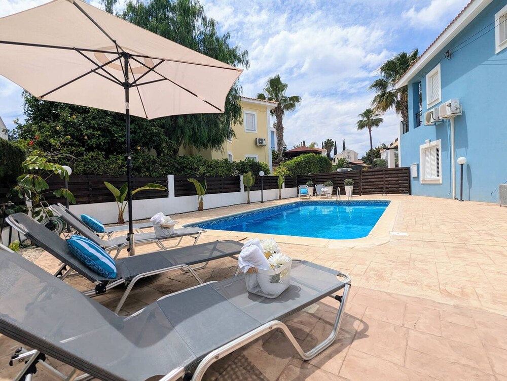 Blue Estia Villa - Pool Wifi Summer Breeze