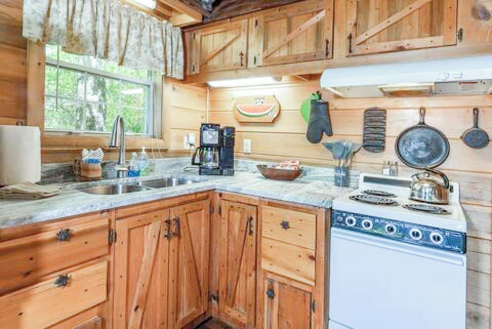 The Cabins at Seven Foxes