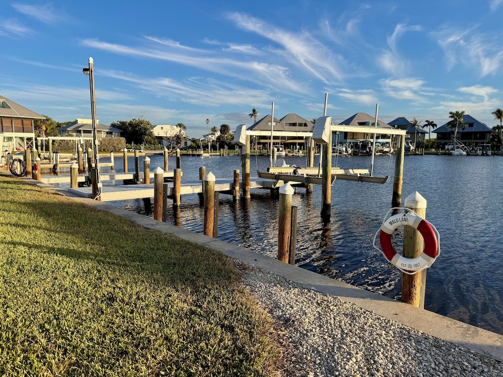 MALU LANI Inn & Marina