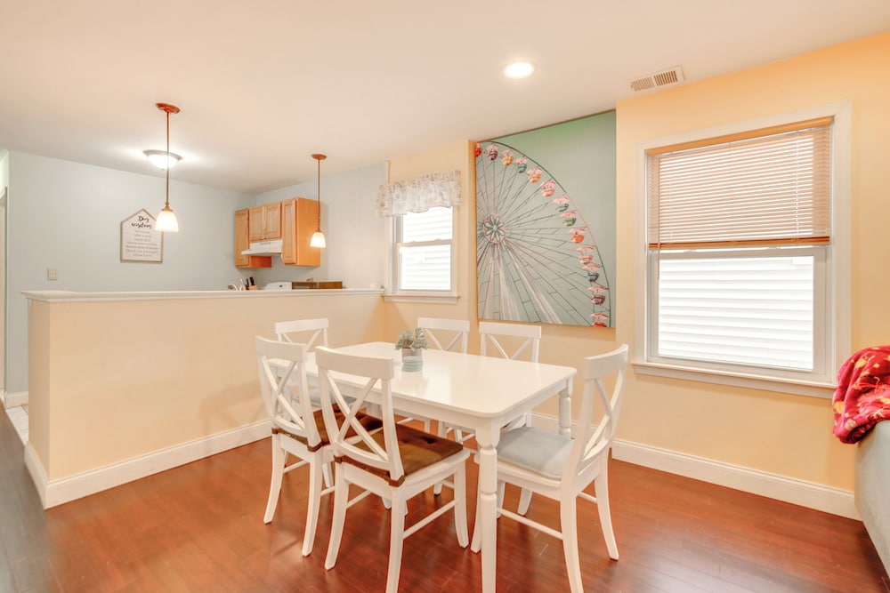 Walk to Ventnor Beach & Boardwalk: Coastal Gem