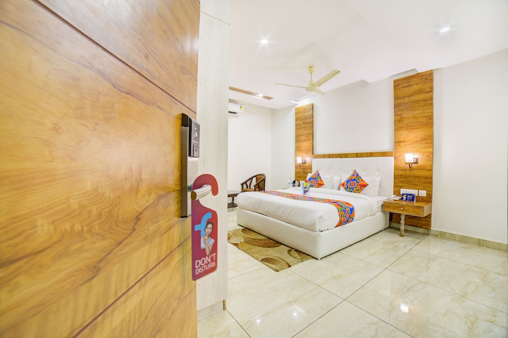 FabHotel Three Palms - Property Image 7