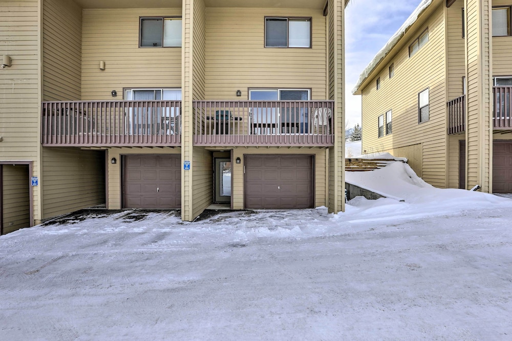 8 Mi to Copper Mtn: Sleek Frisco Townhome w/ Views view 3