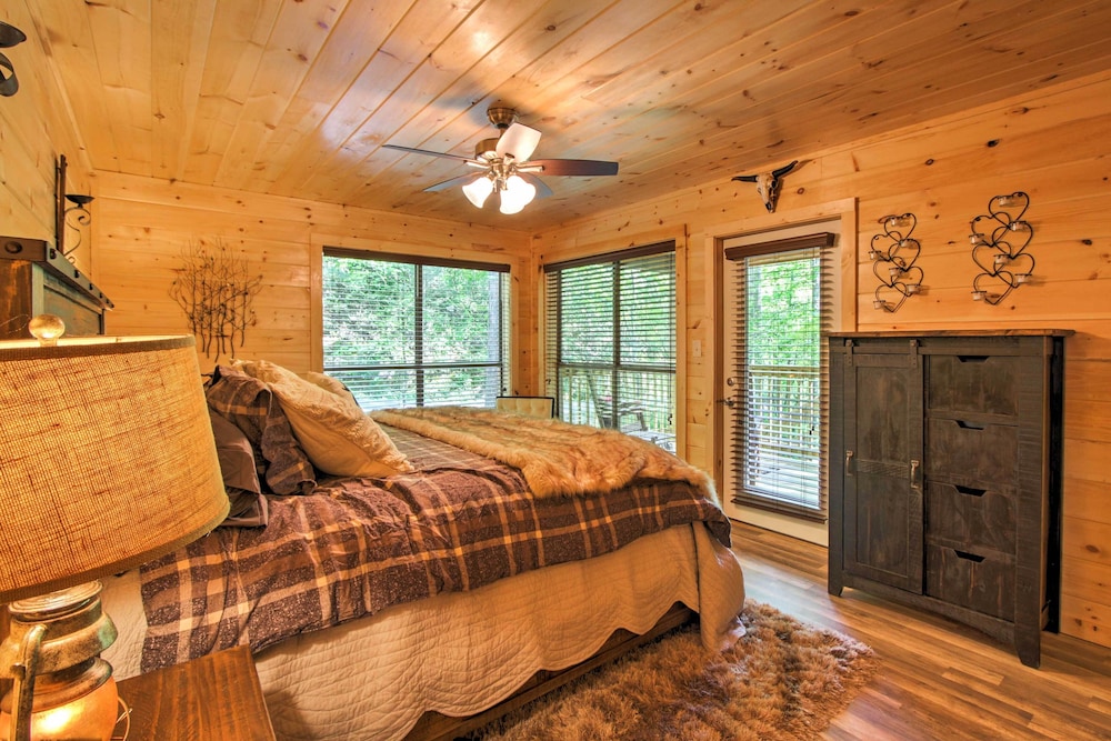 Gatlinburg Cabin w/ Hot Tub: 5 Mi to Downtown view 3