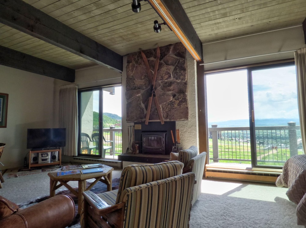Ski-in/ski-out Mountain Side - Winter Shuttle Wifi Fireplace