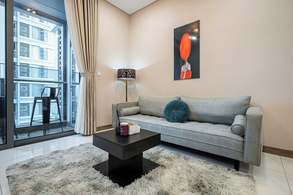 Luxury Sunwah Apartment near Landmark 81 - City View