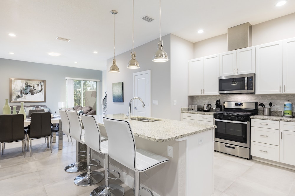 Summerville Vacation Homes by Columbia Management