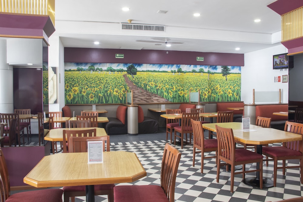 Culiacan Vacations - Ramada by Wyndham Hola Culiacan - Property Image 6