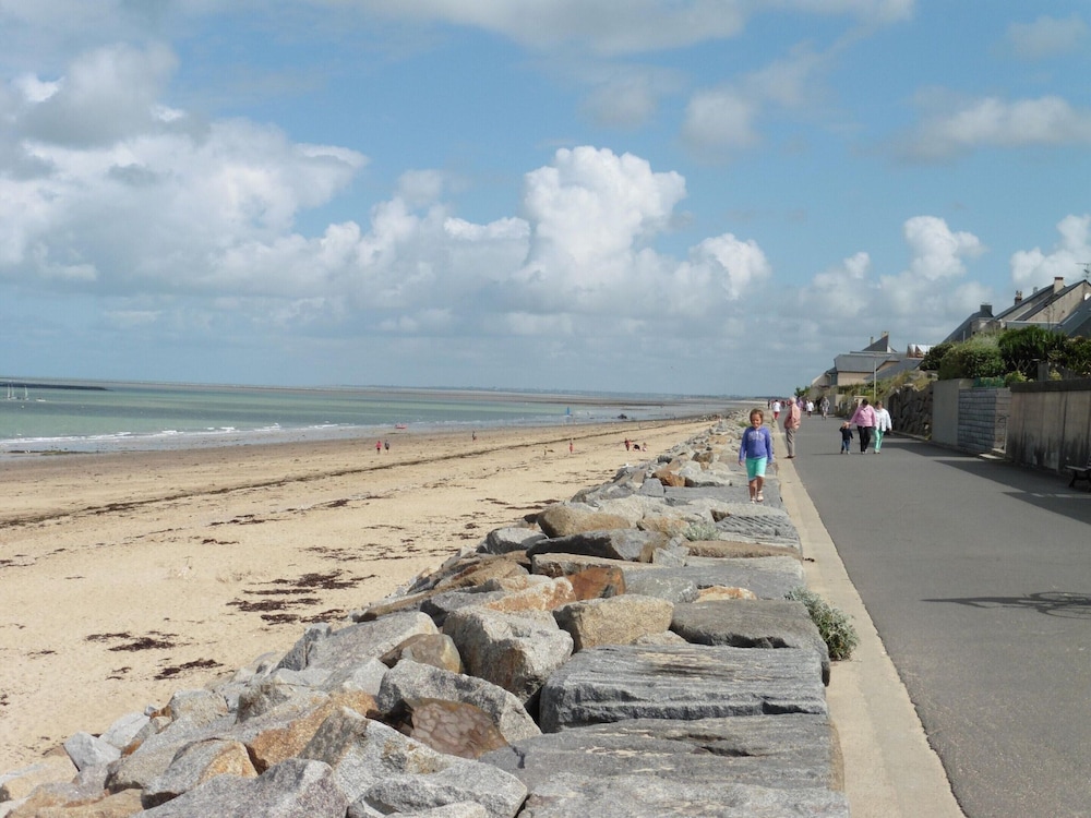 Charming Holiday Home, in the Heart of the bay of Mont St. Michel view 5