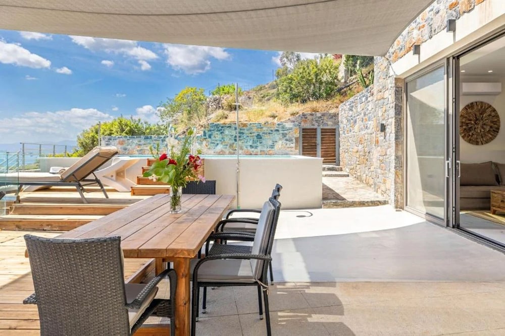 Eros Villa Crete