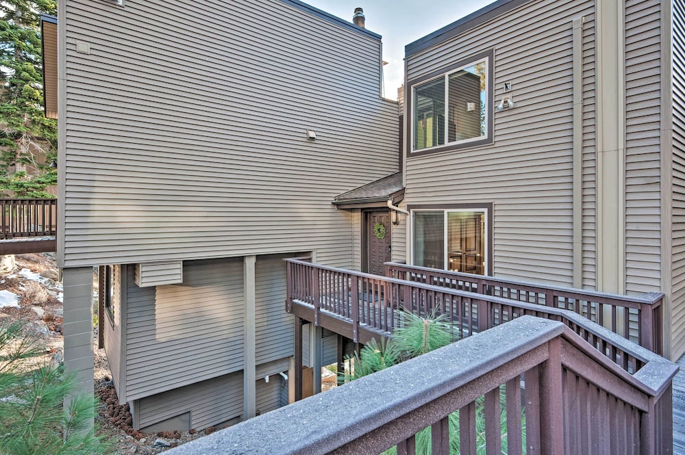 Tahoe Retreat w/ Deck - 2 Mi to Nevada Beach! - Property Image 4