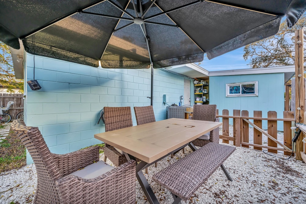 Family Home 10 Mins to Beach Pets Welcome