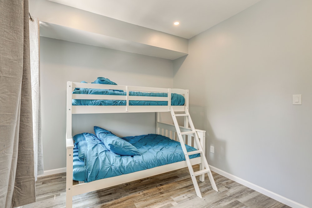 Group Getaway w/ Games & Patio in Philadelphia!