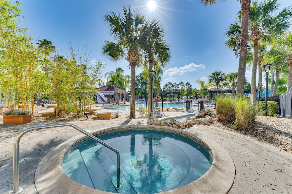 10 Mi to Disney Parks: Resort Retreat w/ Patio