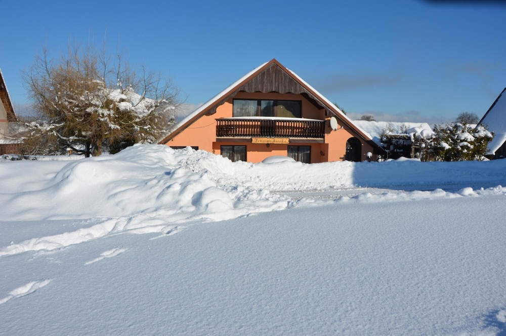 Pool Mountain View - Holiday Home Mojer