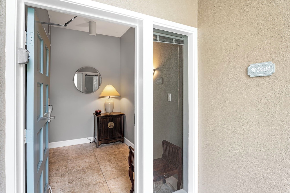 Beautiful Mountain View - Concierge Included - Spacious! - Vrkcv