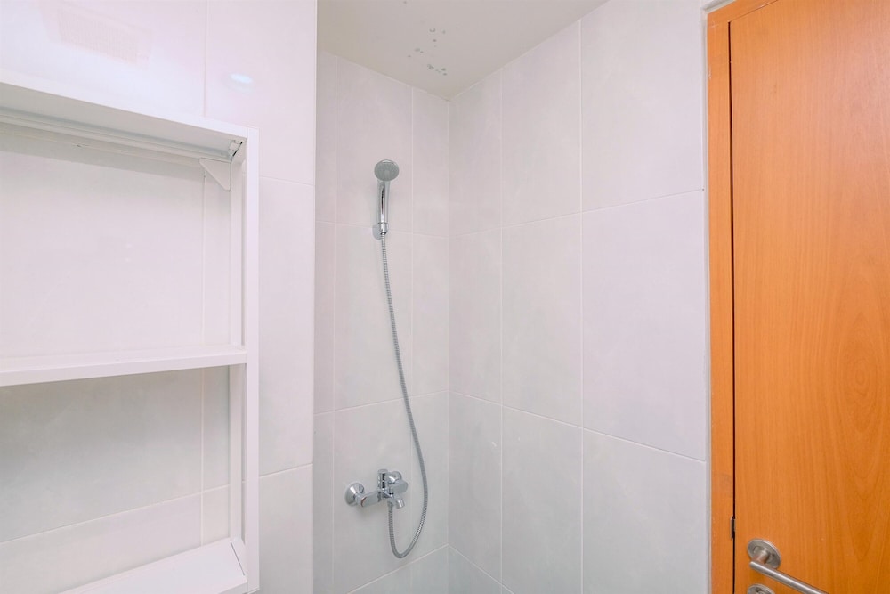 Cozy And Simply Studio At Evenciio Margonda Apartment view 4