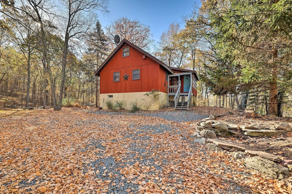 Secluded Cresco Cabin w/ Deck + Forest Views!