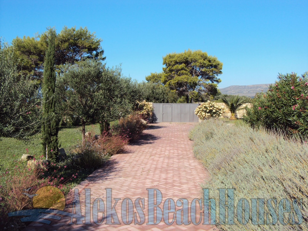 Alekos Beach Houses - Natura Gialla