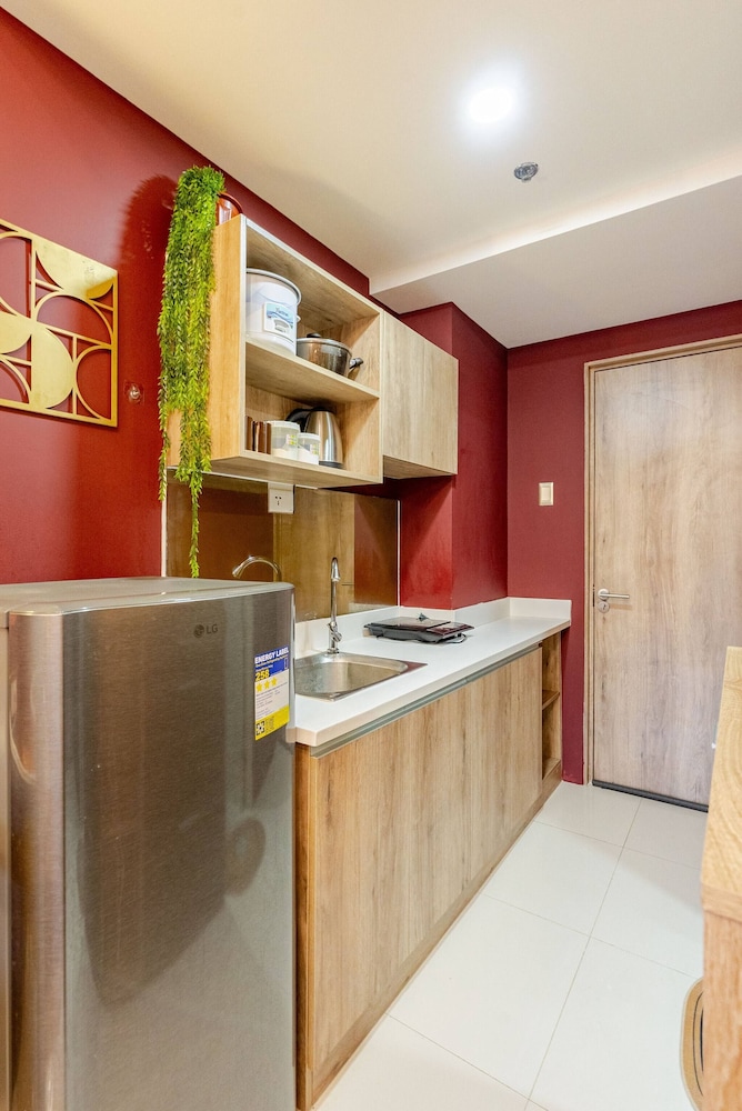 Modern Studio Poolside Balcony Near Mactan Airport