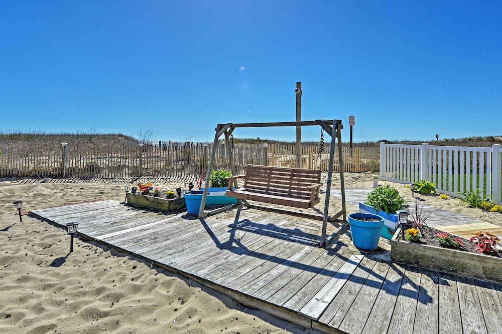 Direct Beach Access: Ocean City Getaway view 3