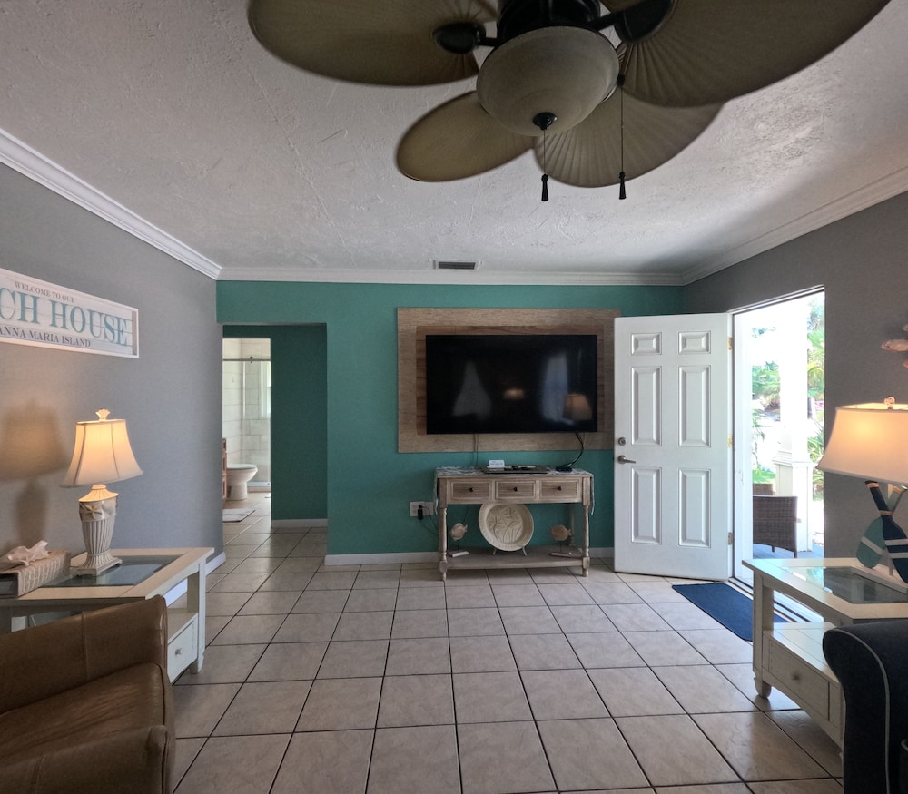 Queen's Gate Resort